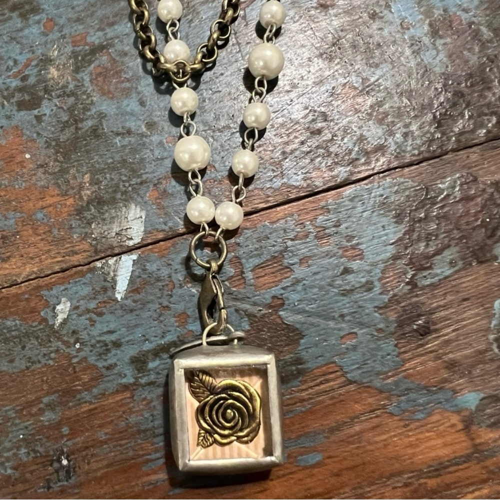 Vintage-Inspired Gold Rose Pendant Necklace